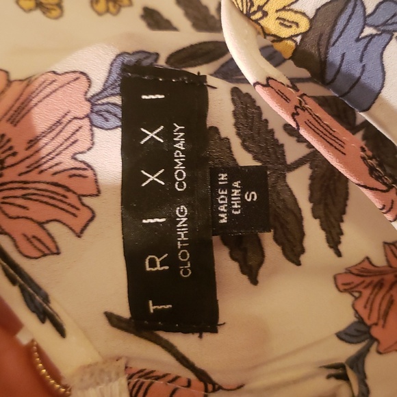 Spring Romper size small - Picture 5 of 5